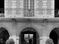 Place des Vosges, Arch Wall